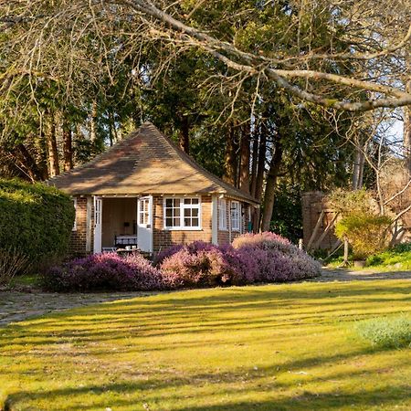 Old Mill Lodge By Huluki Sussex Stays Hurstpierpoint Zewnętrze zdjęcie