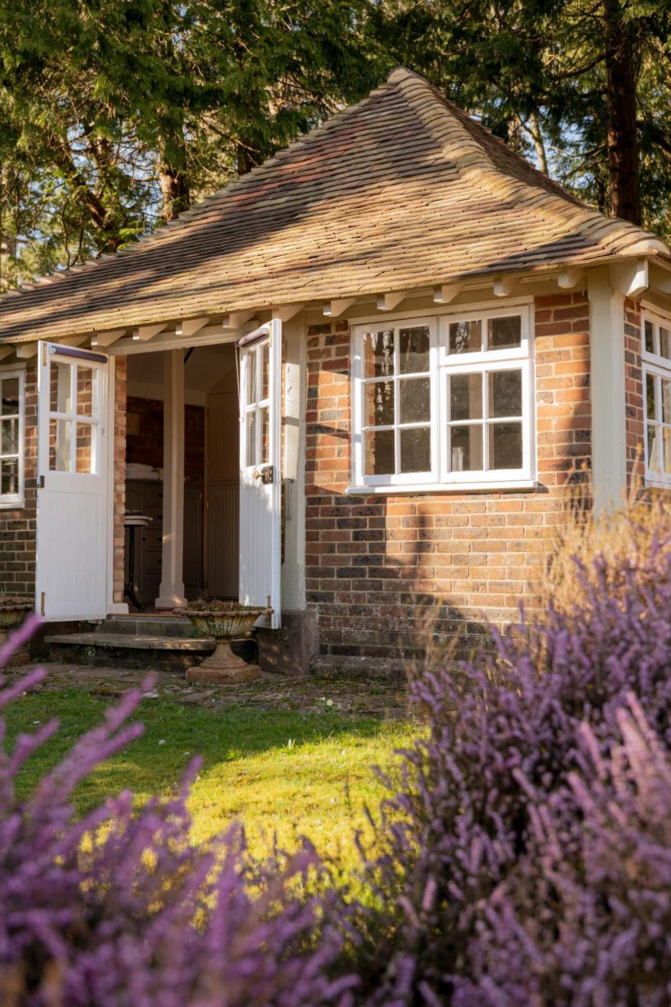 Old Mill Lodge By Huluki Sussex Stays Hurstpierpoint Zewnętrze zdjęcie