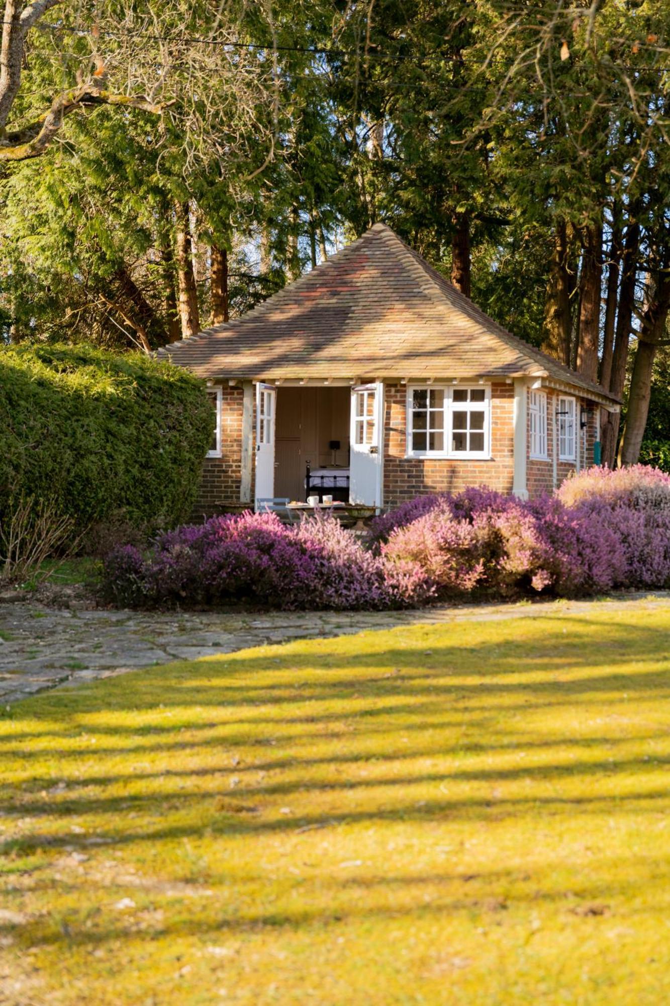 Old Mill Lodge By Huluki Sussex Stays Hurstpierpoint Zewnętrze zdjęcie