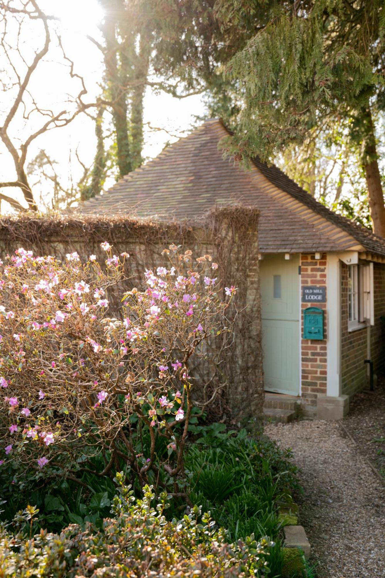 Old Mill Lodge By Huluki Sussex Stays Hurstpierpoint Zewnętrze zdjęcie