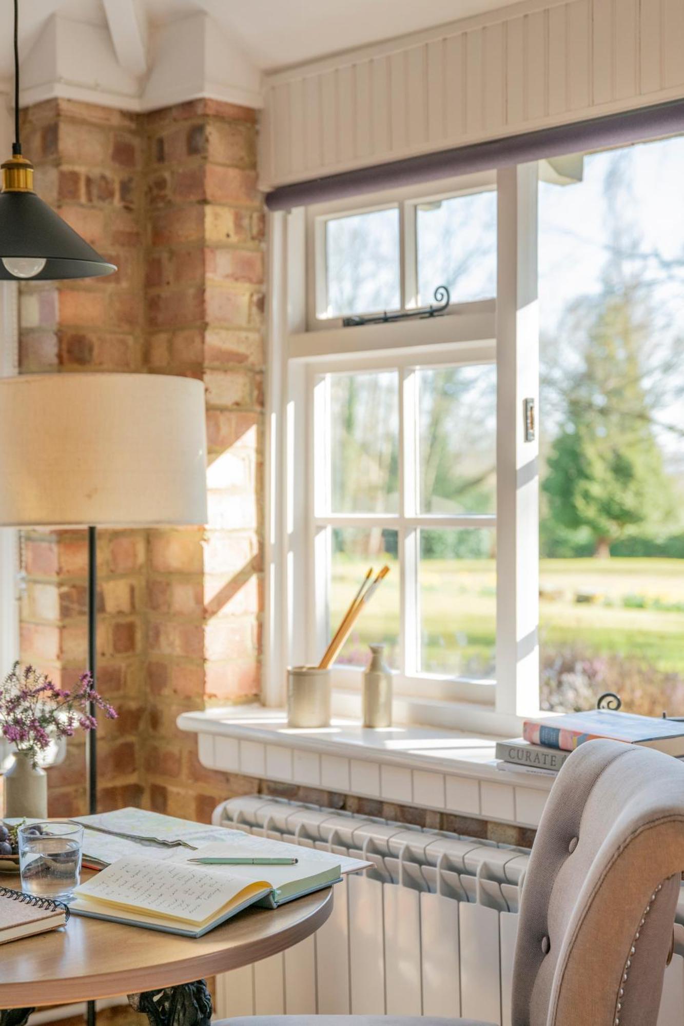 Old Mill Lodge By Huluki Sussex Stays Hurstpierpoint Zewnętrze zdjęcie